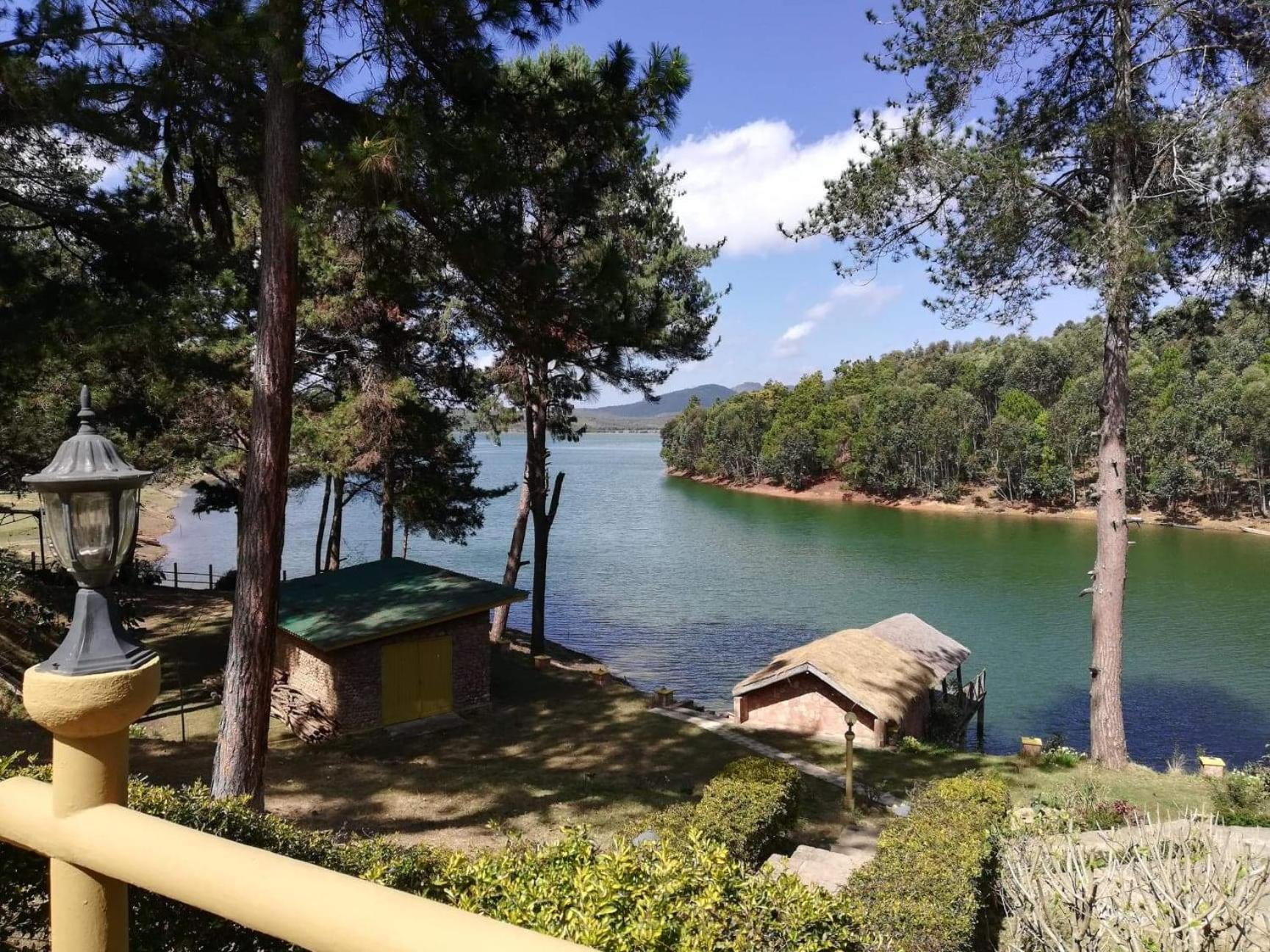 Le Chateau Du Lac De Mantasoa Екстер'єр фото